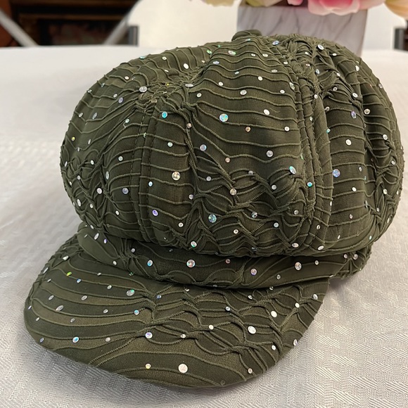 Moss Green Women's Beret with Iron on Sequins NWT - Picture 5 of 11